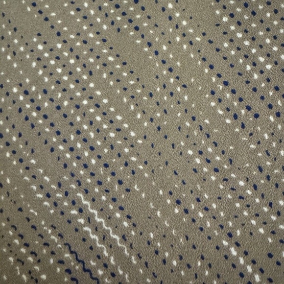 Apt. 9 Medium Multi-Color w/Geometric Print Long Sleeve V-Neck Blouse - EUC - Picture 4 of 5